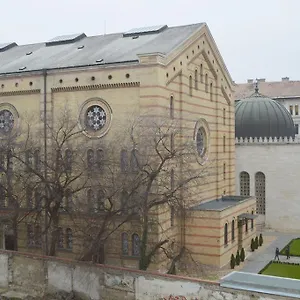 Synagogue View Budapeszt